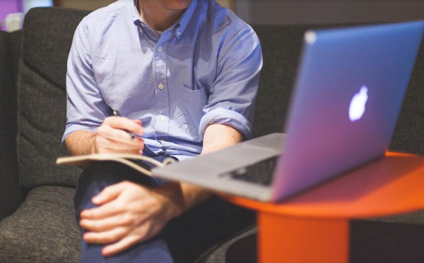 企業(yè)的福利方案可以給予員工適當(dāng)?shù)募? title=